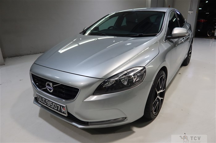 2016 Volvo V40