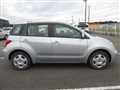 2004 Toyota IST