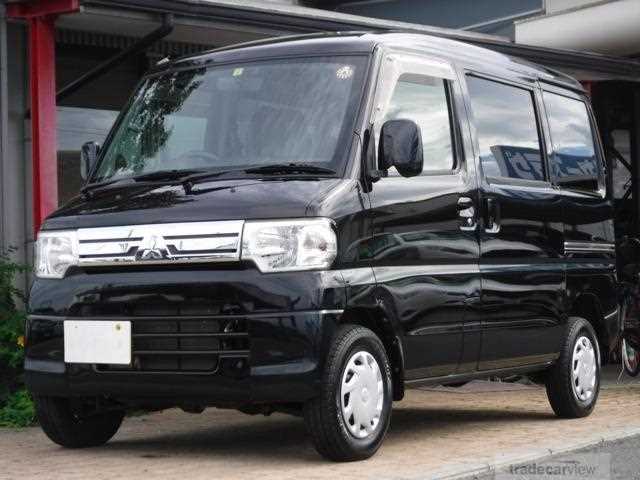 2013 Mitsubishi Minicab Van
