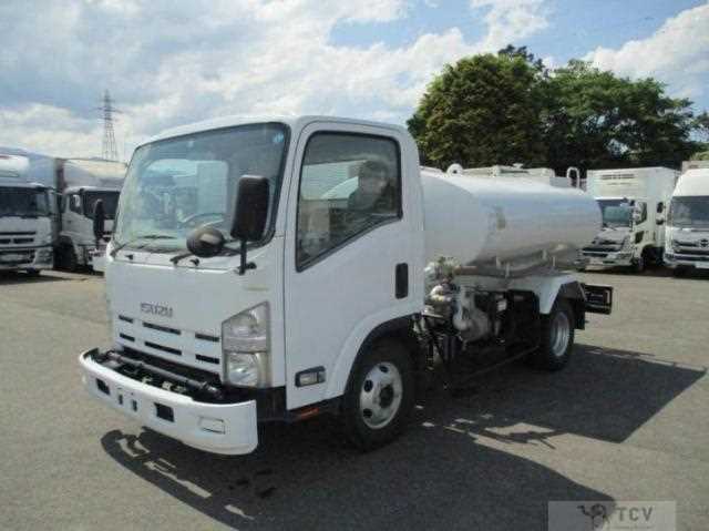 2010 Isuzu Elf Truck