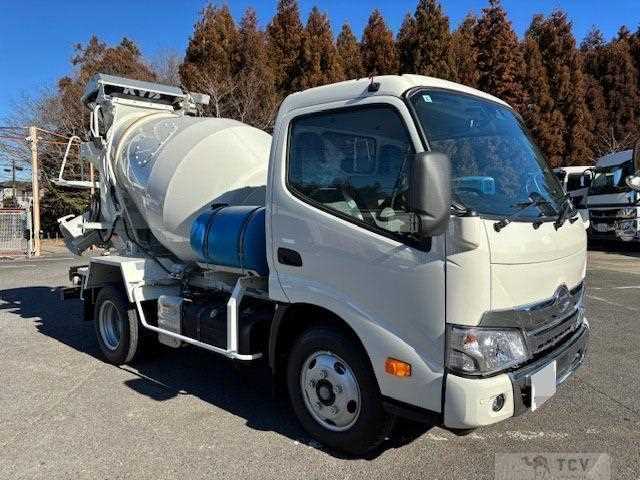 2024 Hino Dutro
