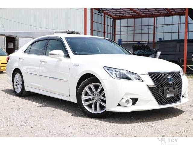 2013 Toyota Crown Hybrid