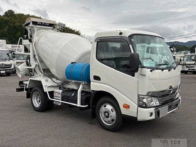 2024 Hino Dutro