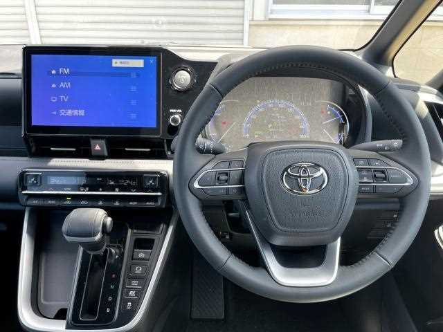 Toyota Voxy 2024 — фото 5 купить в Москве