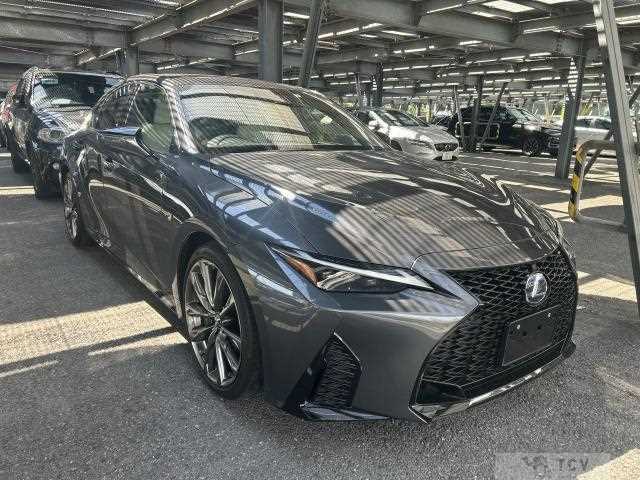 2022 Lexus IS