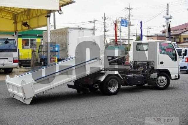 2016 Isuzu Elf Truck