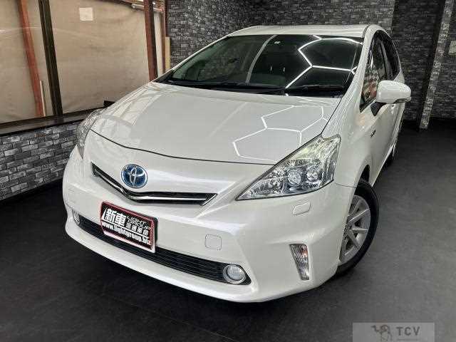 2013 Toyota PRIUS α