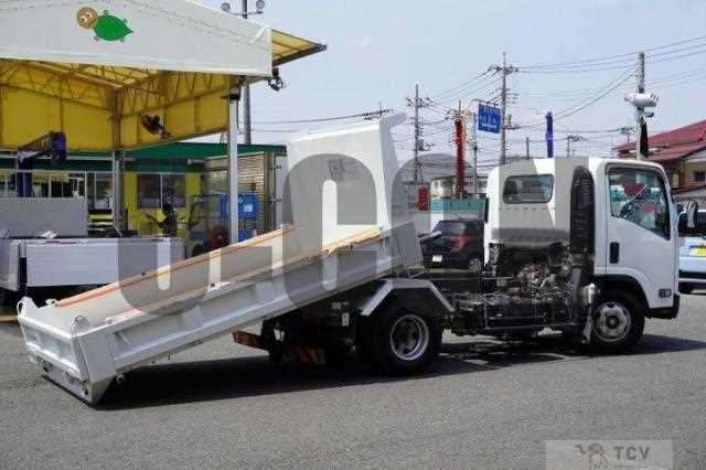 2017 Isuzu Elf Truck