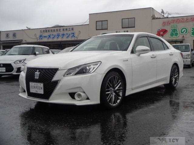 2013 Toyota Crown Hybrid