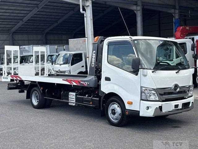2025 Hino Dutro