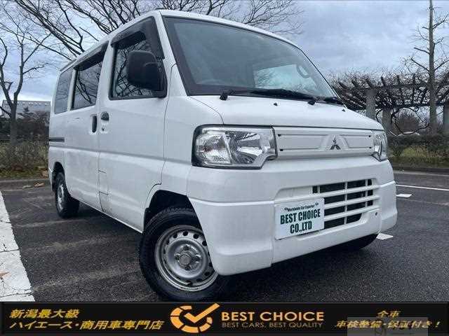 2013 Mitsubishi Minicab Van