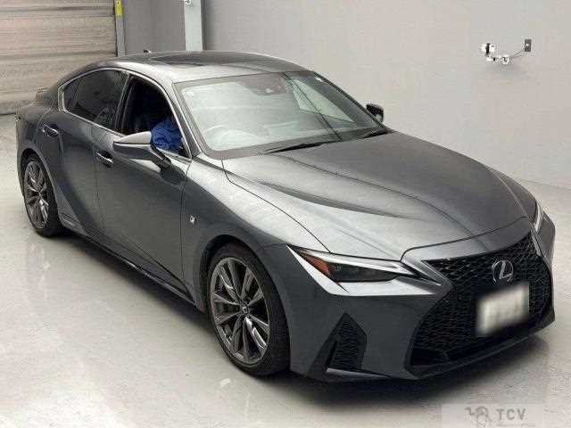 2021 Lexus IS