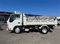 2013 Isuzu Elf Truck