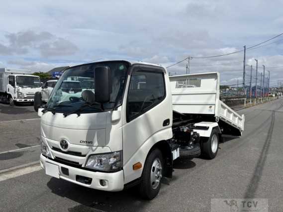 2025 Toyota Dyna Truck