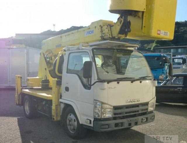 2013 Isuzu Elf Truck