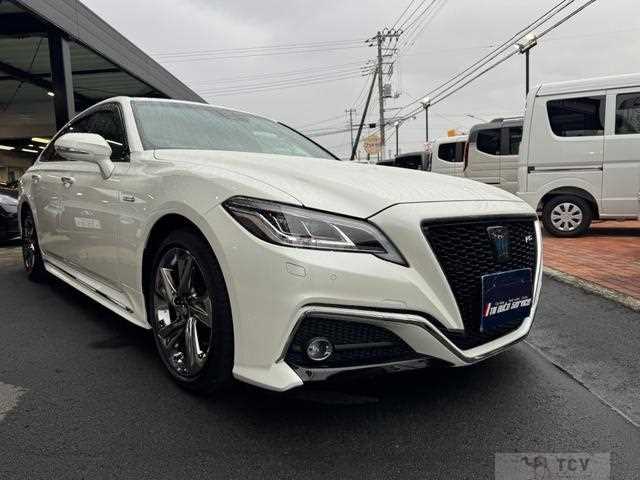 2019 Toyota Crown Hybrid
