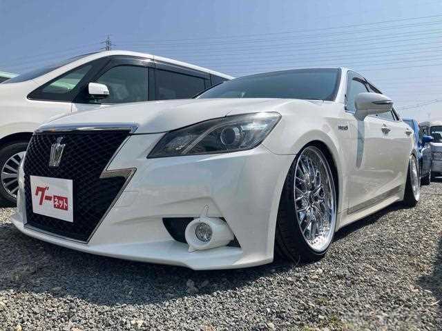 2015 Toyota Crown Hybrid