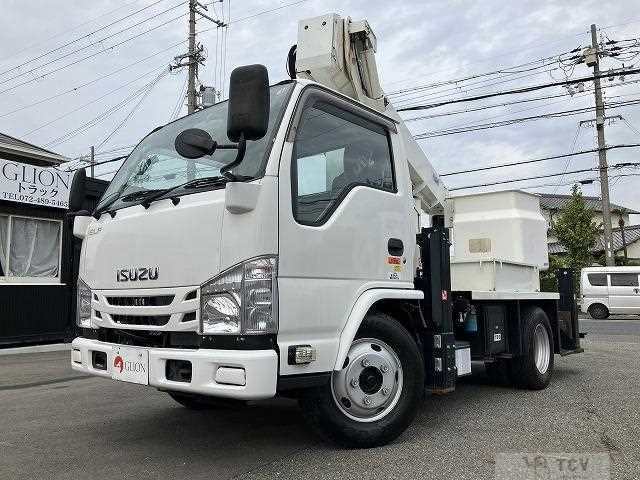 2017 Isuzu Elf Truck