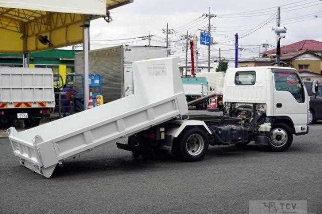 2017 Isuzu Elf Truck