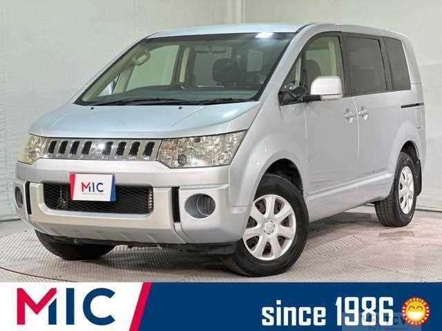 2012 Mitsubishi Delica D5