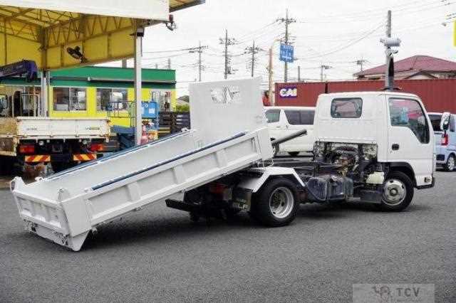 2017 Isuzu Elf Truck