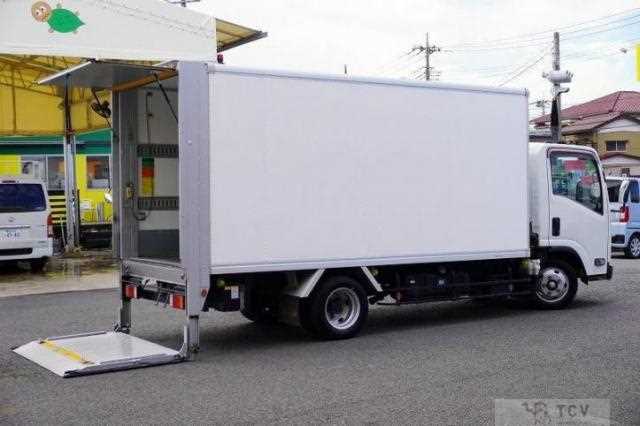 2016 Isuzu Elf Truck