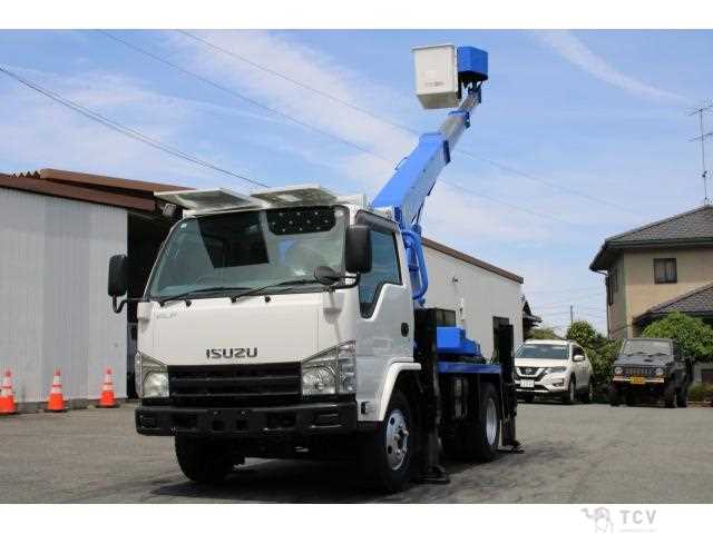 2013 Isuzu Elf Truck