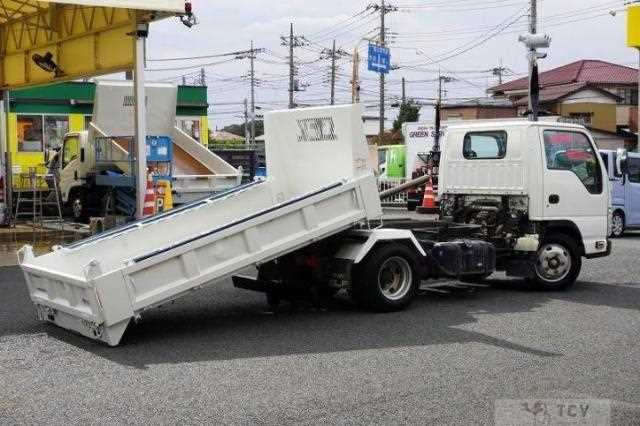 2017 Isuzu Elf Truck