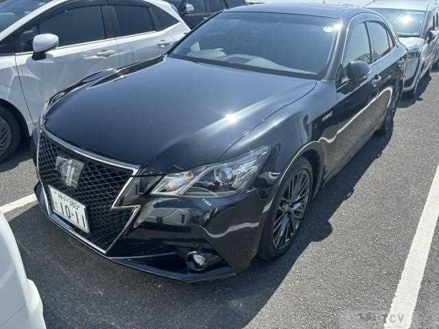 2014 Toyota Crown Hybrid