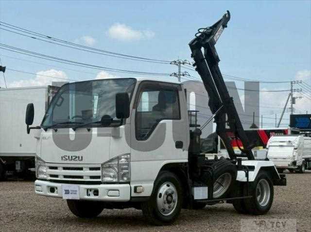 2013 Isuzu Elf Truck