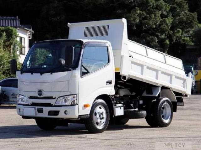 2025 Hino Dutro