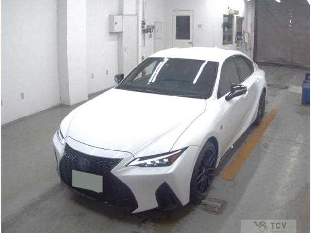 2022 Lexus IS