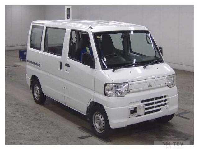 2013 Mitsubishi Minicab Van