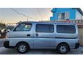 2005 Nissan Caravan Bus