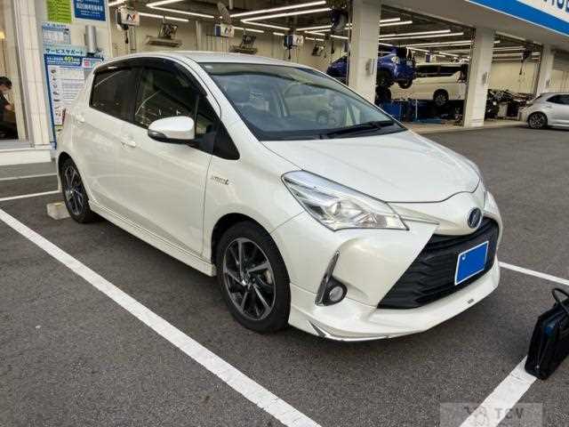 2017 Toyota Vitz