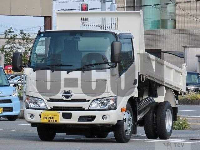 2025 Hino Dutro