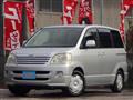 2004 Toyota Noah
