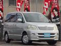 2004 Toyota Noah