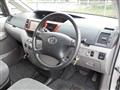 2004 Toyota Noah