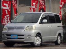 2004 Toyota Noah
