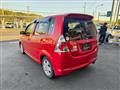 2002 Daihatsu YRV