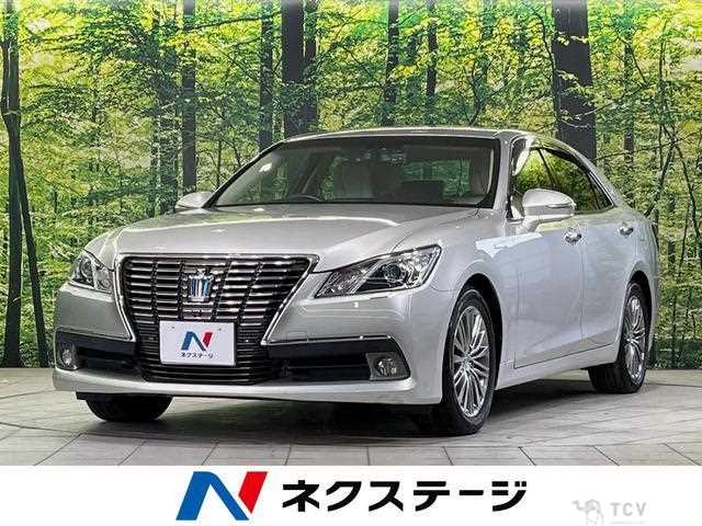 2013 Toyota Crown Hybrid