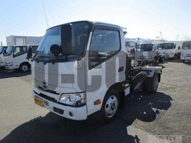 2025 Hino Dutro