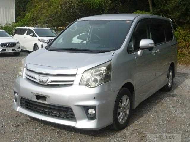 2013 Toyota Noah