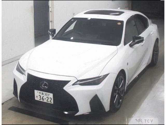2022 Lexus IS