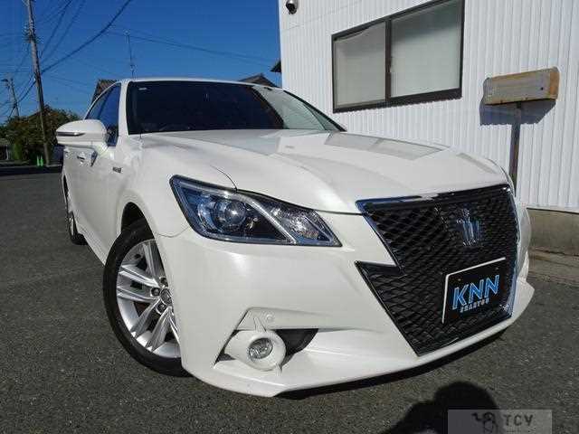 2013 Toyota Crown Hybrid