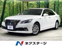 2013 Toyota Crown Hybrid
