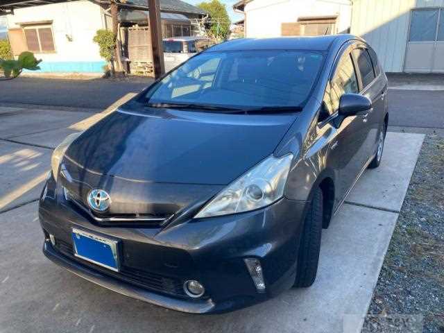 2011 Toyota PRIUS α