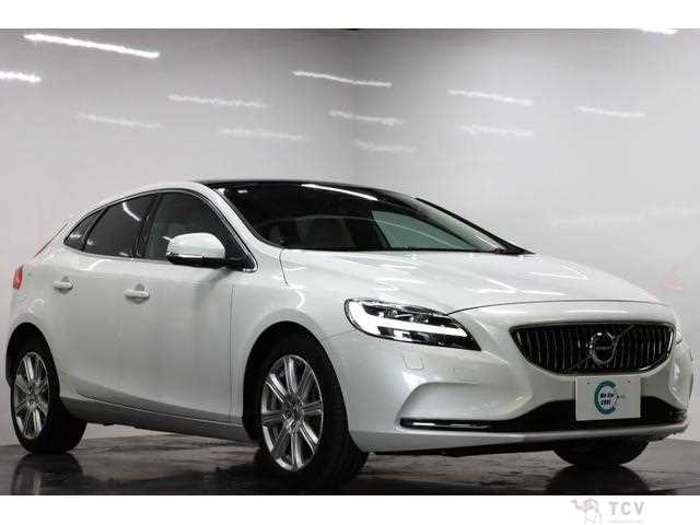 2020 Volvo V40