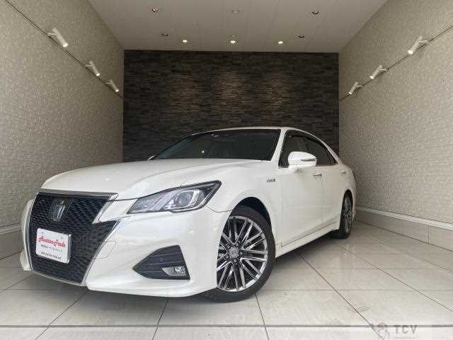 2016 Toyota Crown Hybrid